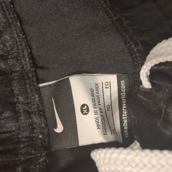 Youth Nike shorts XL - Picture 5 of 6